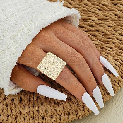Alloy Finger Rings for Women FS-WG731F4-06-1