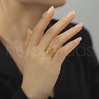 Fashionable 304 Stainless Steel Finger Rings for Women FS-WG5976D-06-1
